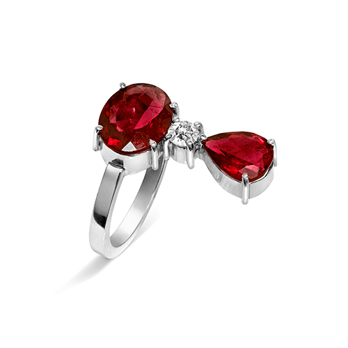 ANEL DE RUBELITA E DIAMANTE 20 PONTOS EM OURO BRANCO