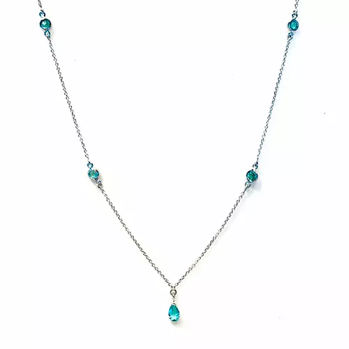 COLAR COM GOTA DE ESMERALDA 7MM E SEIS PONTO DE LUZ EM OURO BRANCO 18K ( 60 CM )