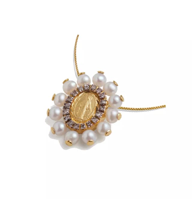 PINGENTE NOSSA SENHORA DAS GRAÇAS, EM OURO 18K COM DIAMANTES E PÉROLAS.