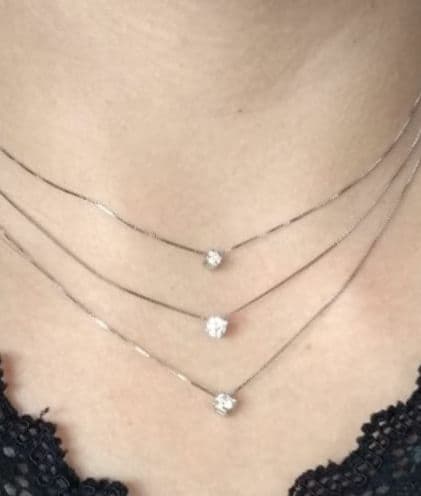 COLAR PONTO DE LUZ EM OURO BRANCO COM DIAMANTE DE 20 PTS