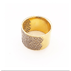 ALIANÇA FLY EM OURO AMARELO E DIAMANTES