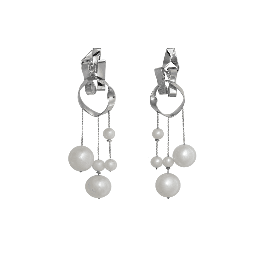 BRINCO RITMO COM PÉROLA BRANCA EM OURO BRANCO