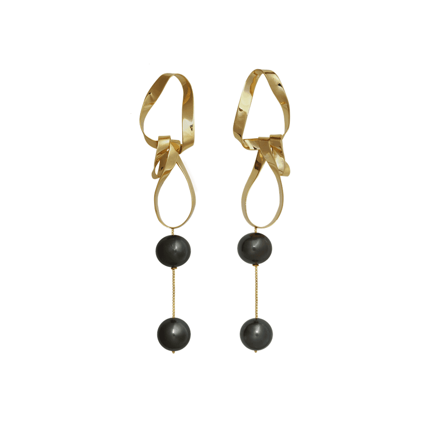 BRINCO EQUILÍBRIO COM PÉROLA NEGRA EM OURO AMARELO