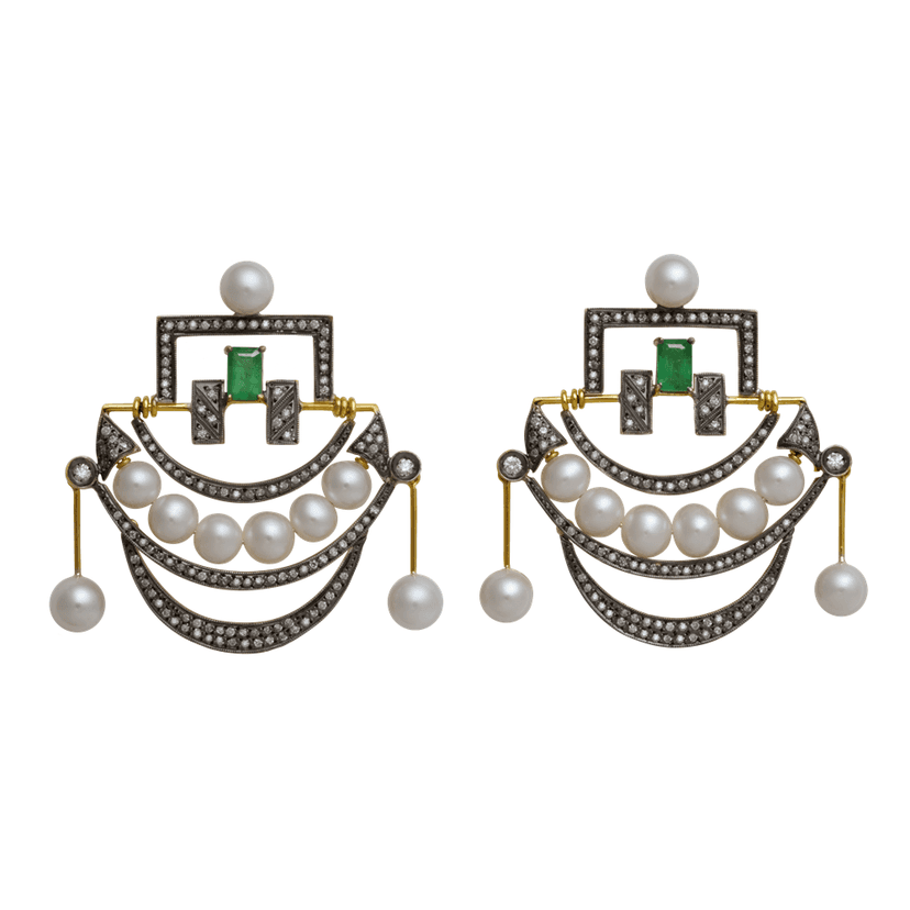 BRINCO BOSSA COM ESMERALDA DIAMANTES E PÉROLA BRANCA