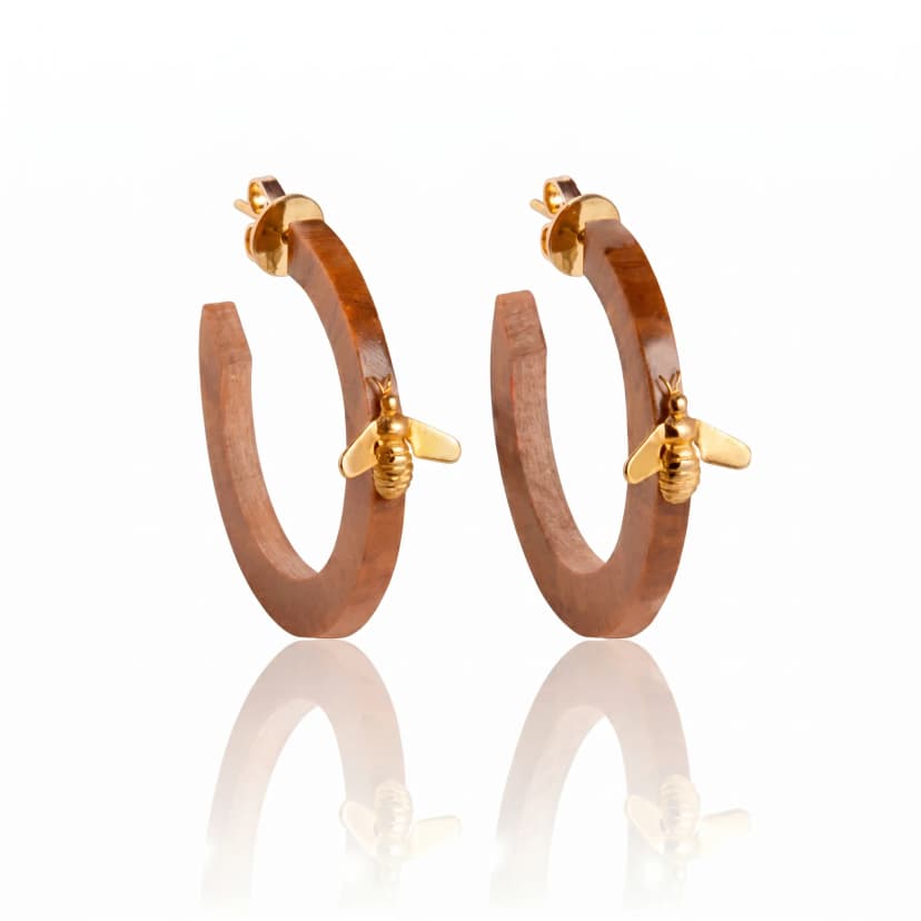 Brinco Bee de Piaçava e Abelhinha em Ouro 18K