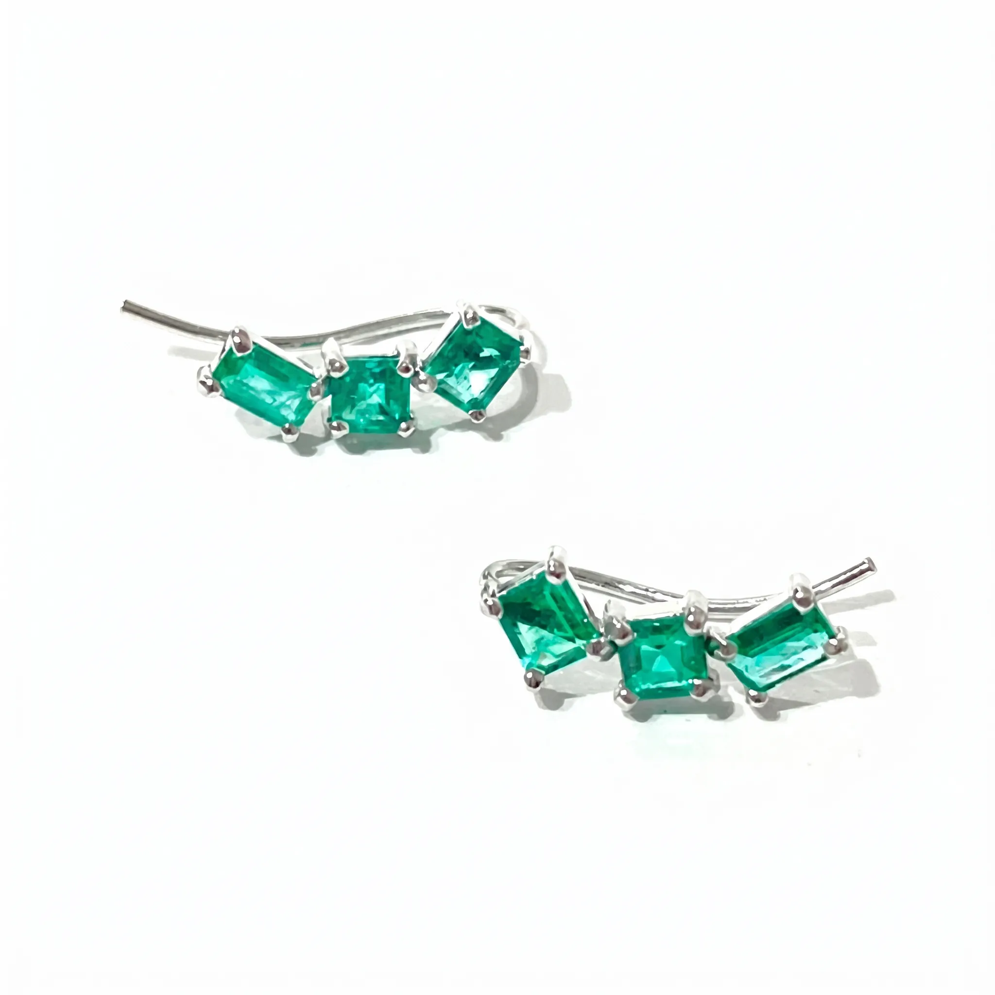 Ear Cuff Esmeraldas Retangulares e Quadradas