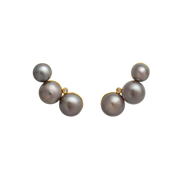 Ear Cuff Energia em Ouro Amarelo 18K com Pérolas Cor Capuccino e Diamantes