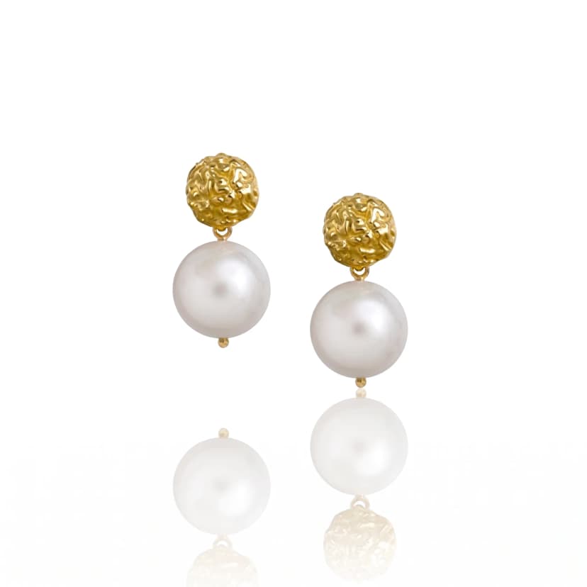 Brinco Semente Rudraksha em Ouro Amarelo em Ouro 18K e Pérola