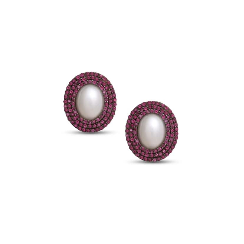 Brinco em Ouro Brandco 18K, com Pérolas e Safira