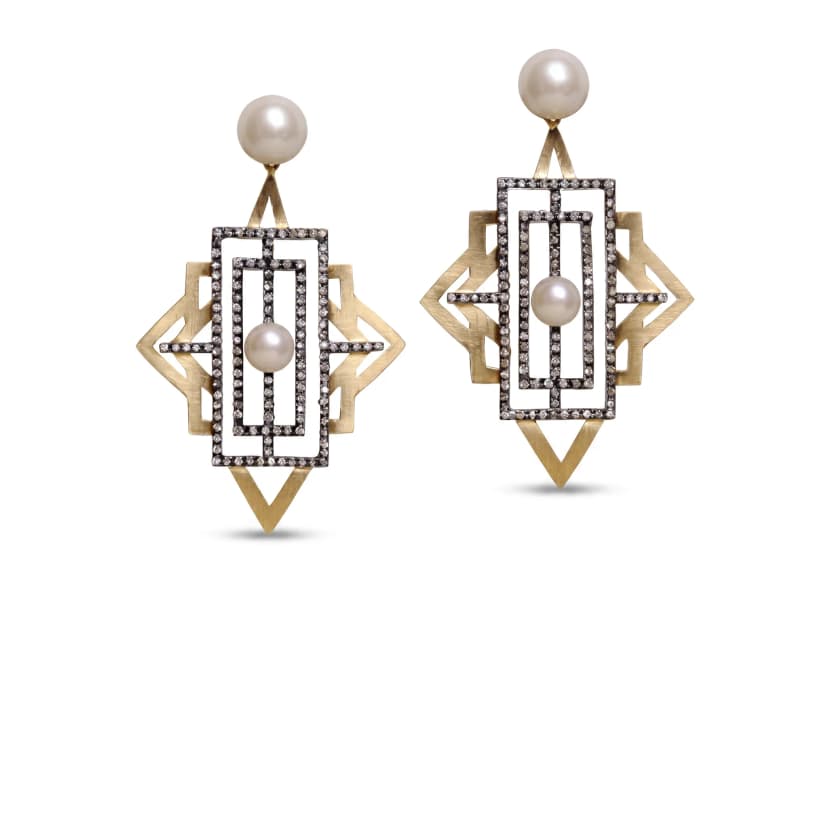Brinco em Ouro Amarelo Diamantes e Ródio Negro
