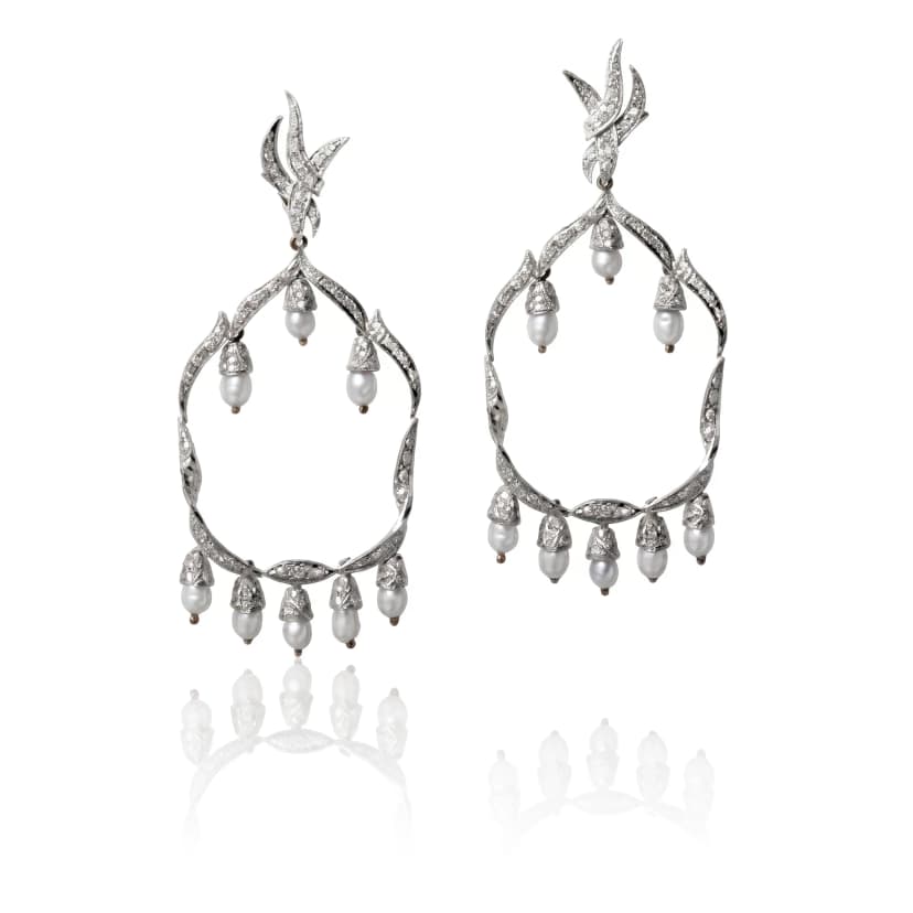 Brinco Orvalho em Ouro Branco 18K, com Diamantes e Pérolas