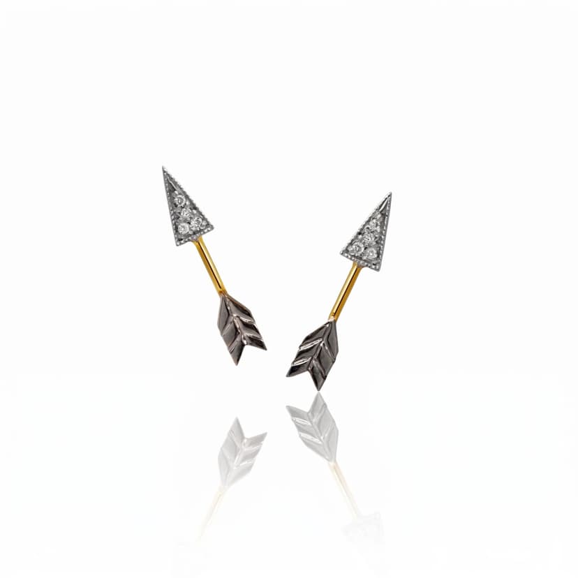 Ear Cuff Flecha em Ouro Branco e Ouro Amarelo e com Diamantes