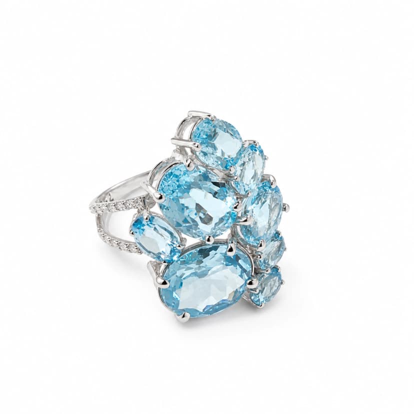 Anel Organic com Topázio Sky e Diamantes